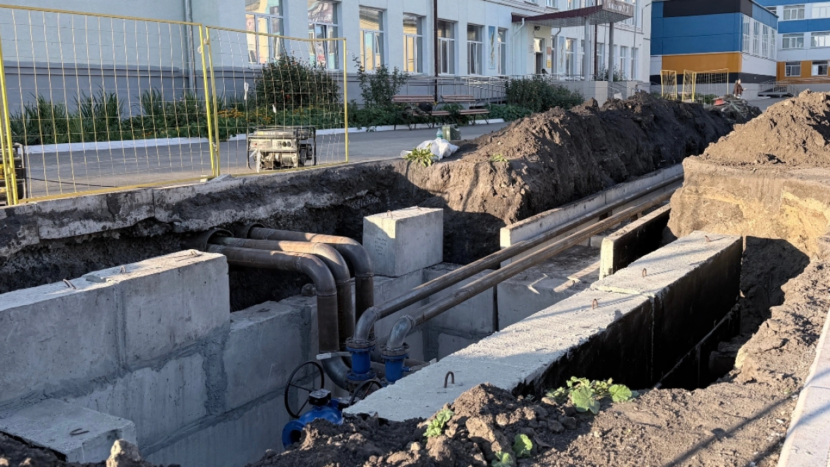 В Кургане теплоэнергетики завершили капремонт теплосетей в районе гимназии № 31